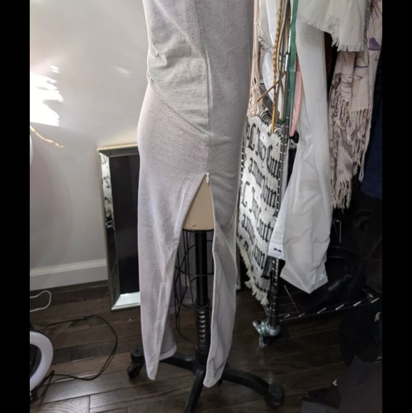 EXTRA SMALL - DIAMOND SUPPLY CO. STONE FIT MAXI DRESS. EMBROIDERED. SIDE ZIPPER. - Picture 3 of 9